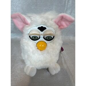 Vintage 1998 Tiger Electronics Furby Model 70-800 White Plush Toy